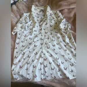 Butterfly button up